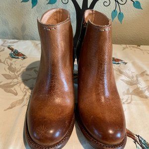 Bed Stu Women's US Size 7 Yell Leather Ankle Boots Brown (Two Toned), Side Zip